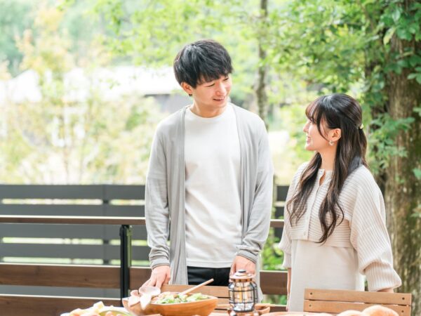 デートする男女