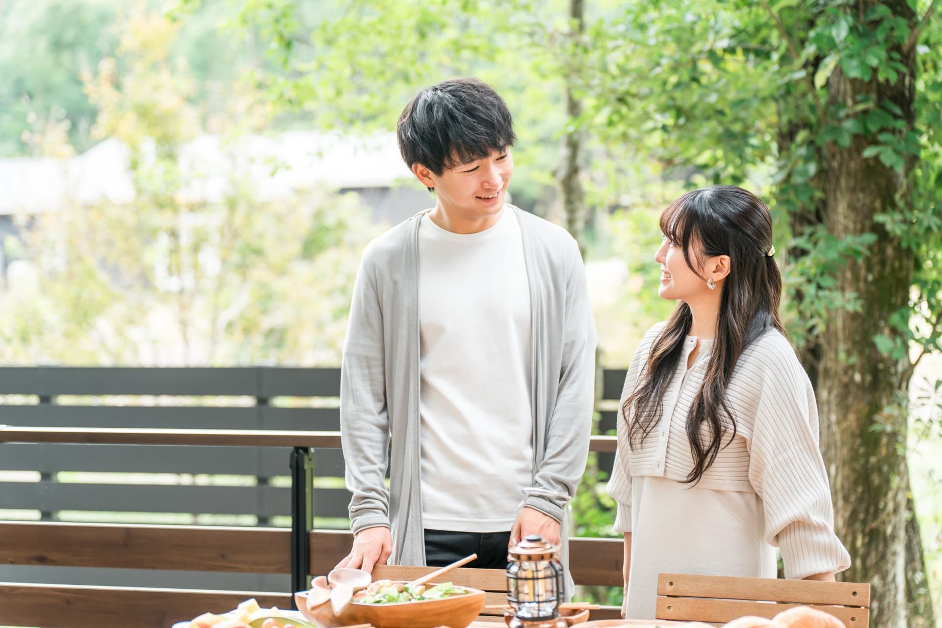 デートする男女